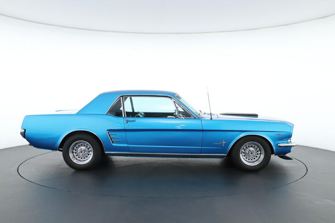 Ford Mustang image 3