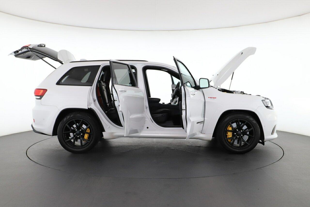 Jeep Grand Cherokee image 3