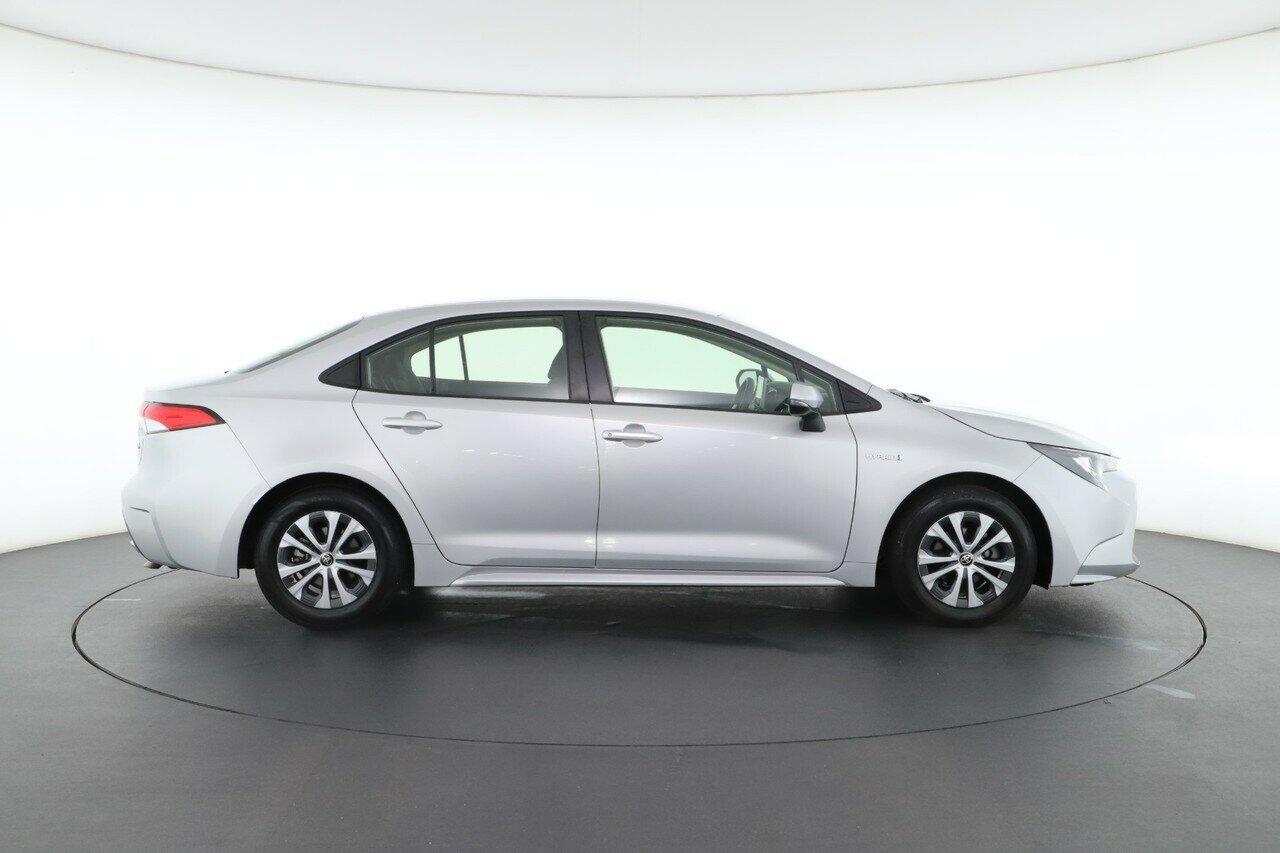 Toyota Corolla image 2