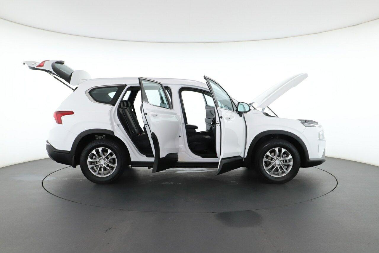Hyundai Santa Fe image 3
