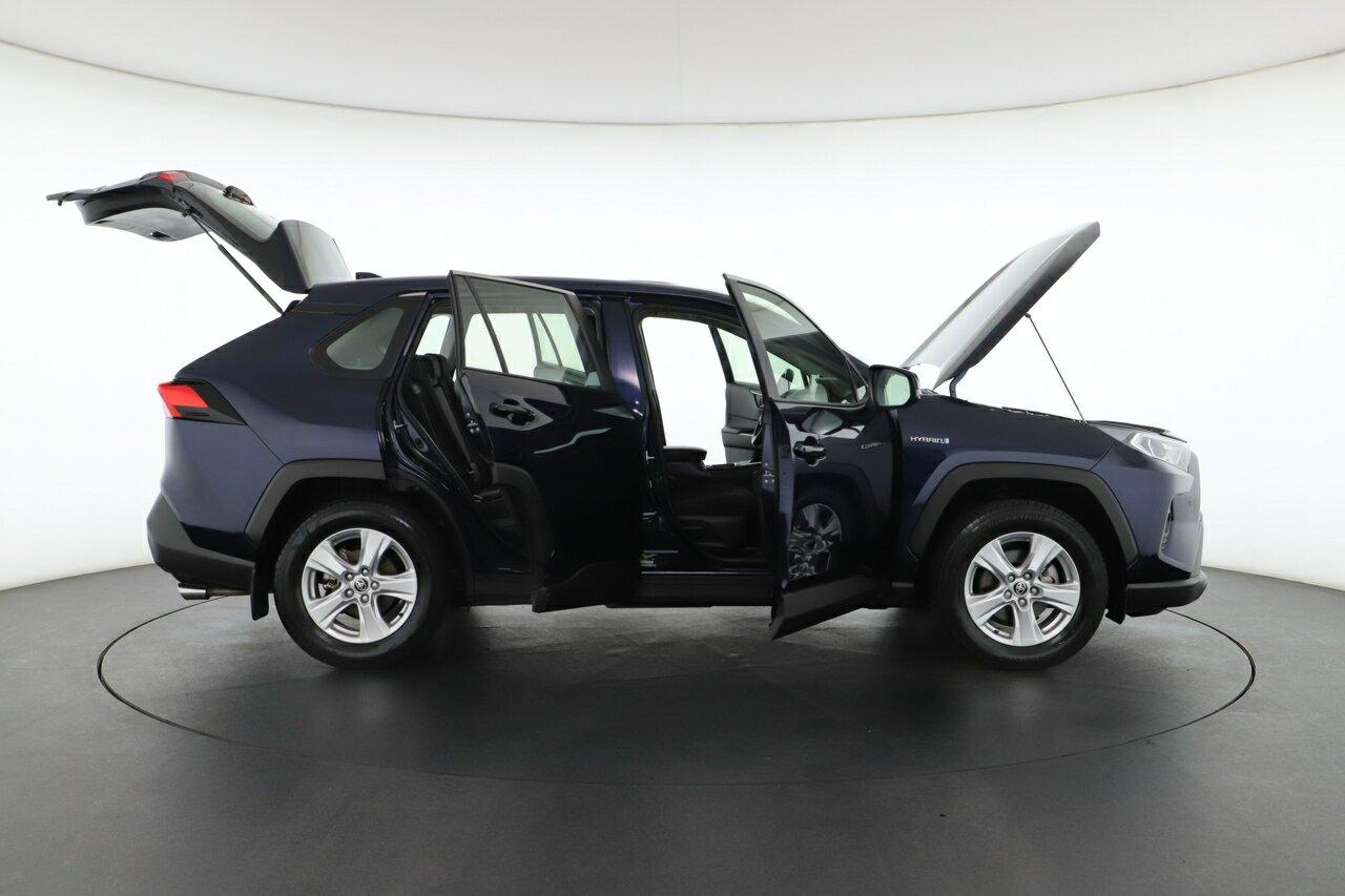 Toyota Rav4 image 2