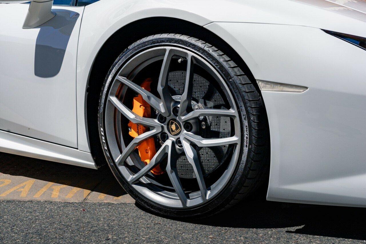 Lamborghini Huracan image 2