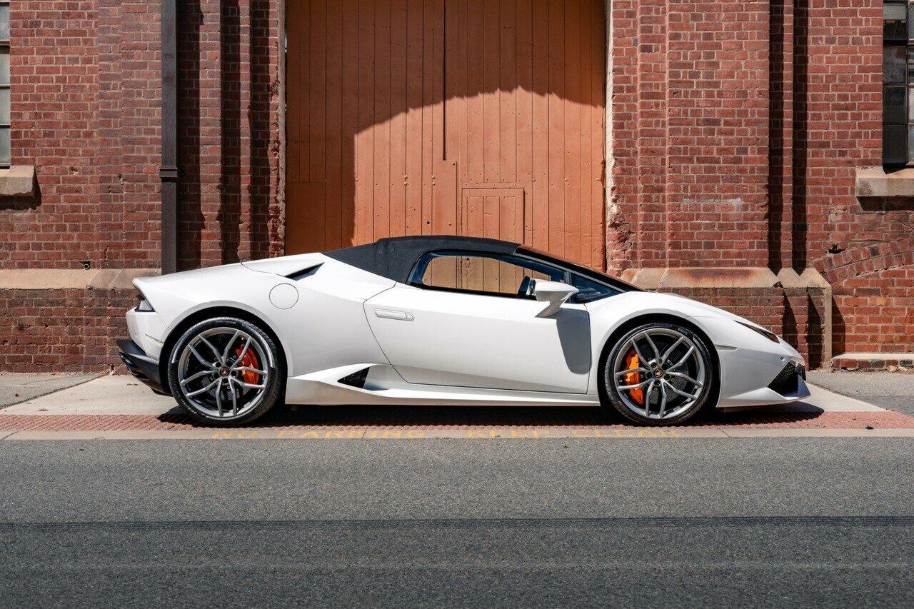 Lamborghini Huracan image 4