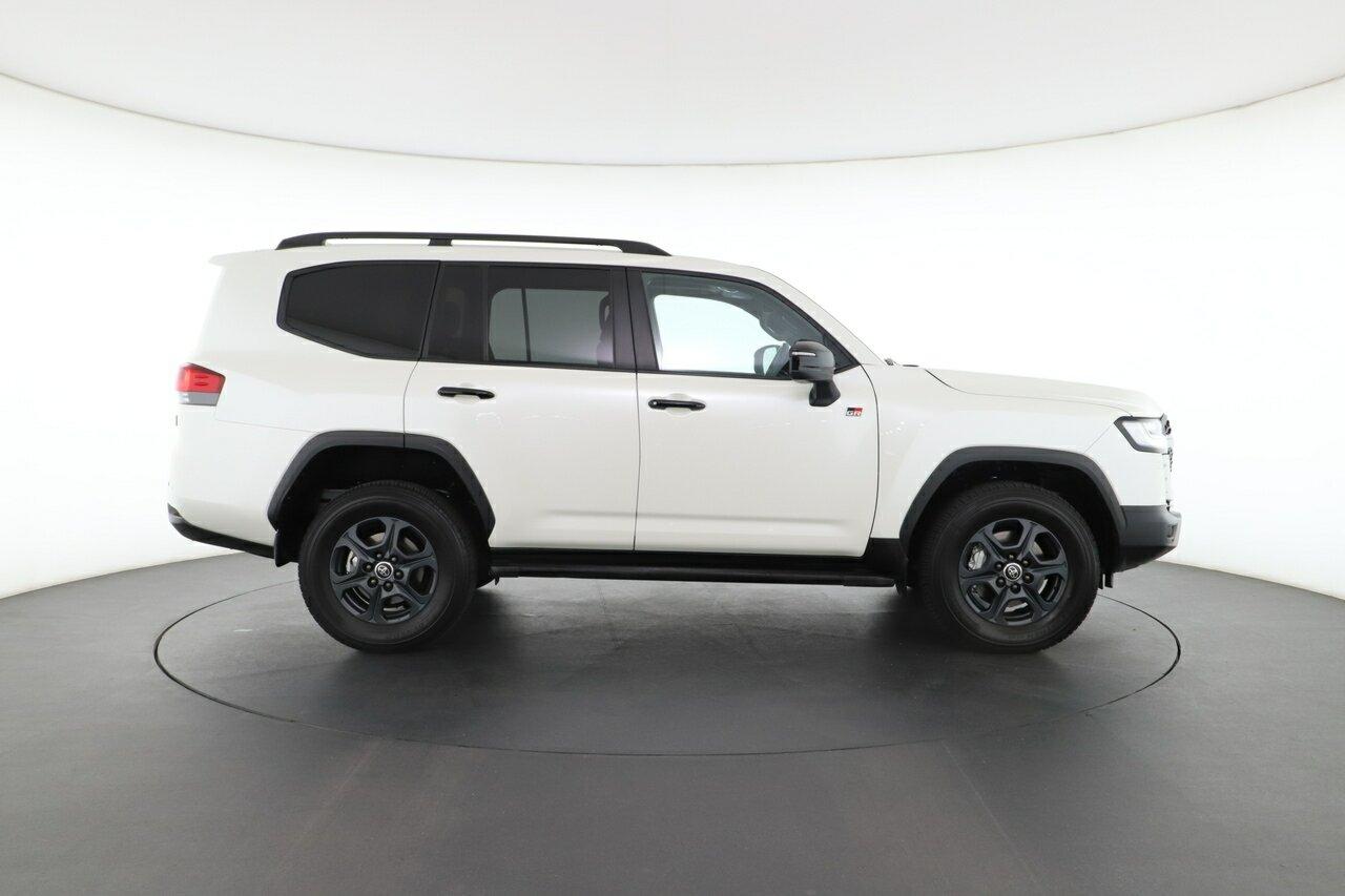 Toyota Landcruiser image 3