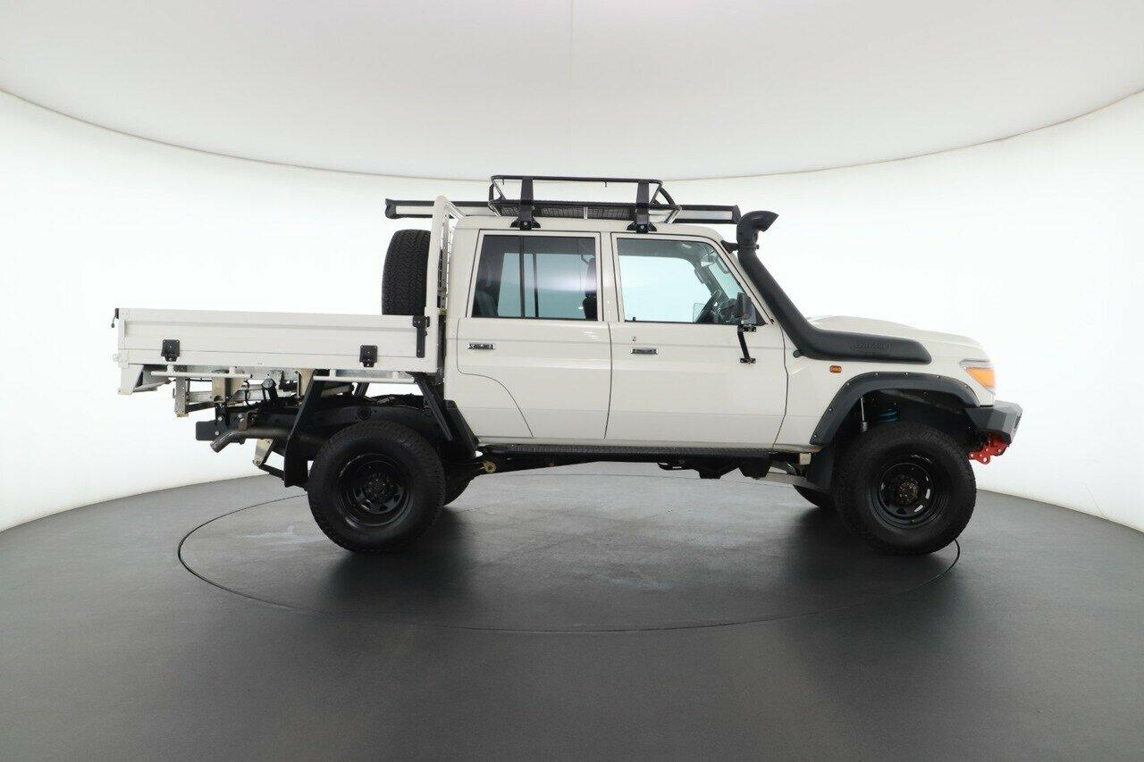Toyota Landcruiser image 2