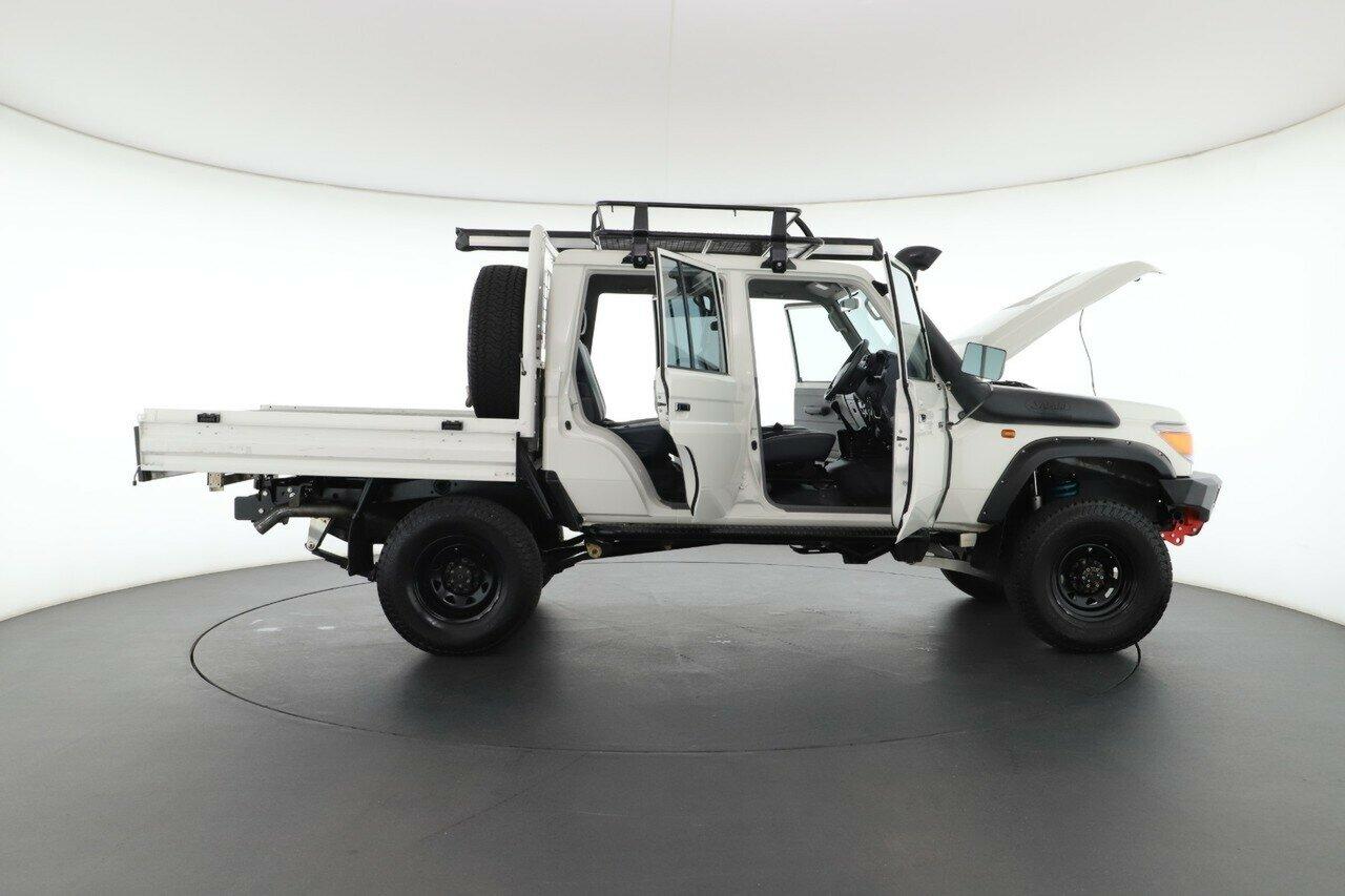 Toyota Landcruiser image 3