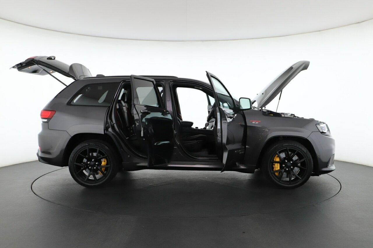 Jeep Grand Cherokee image 2