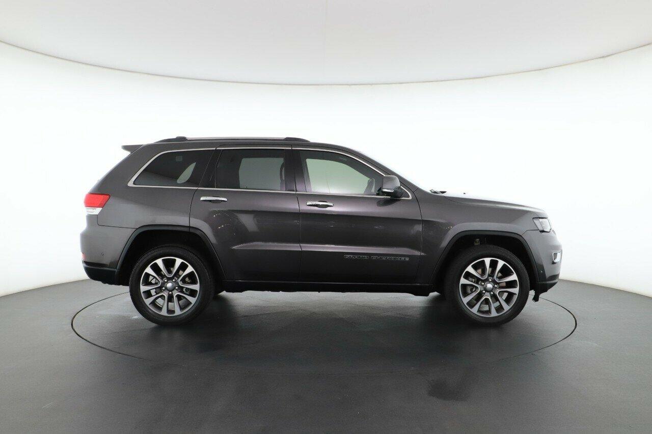 Jeep Grand Cherokee image 3