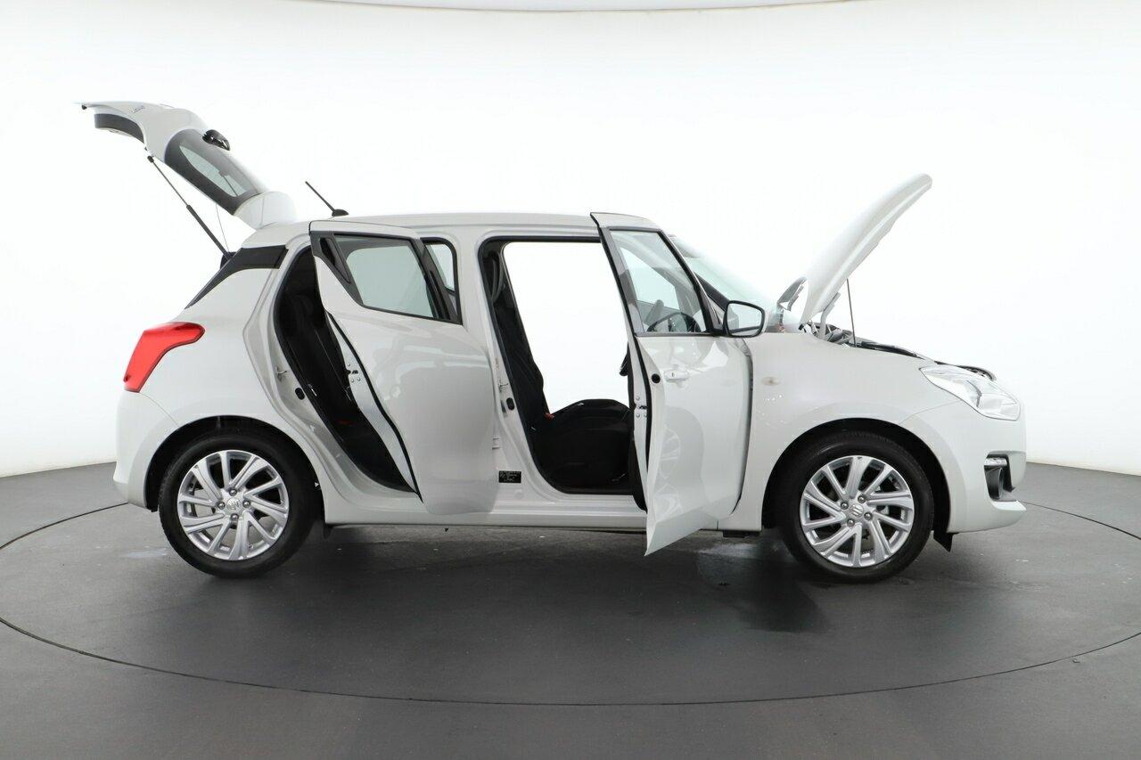 Suzuki Swift image 2