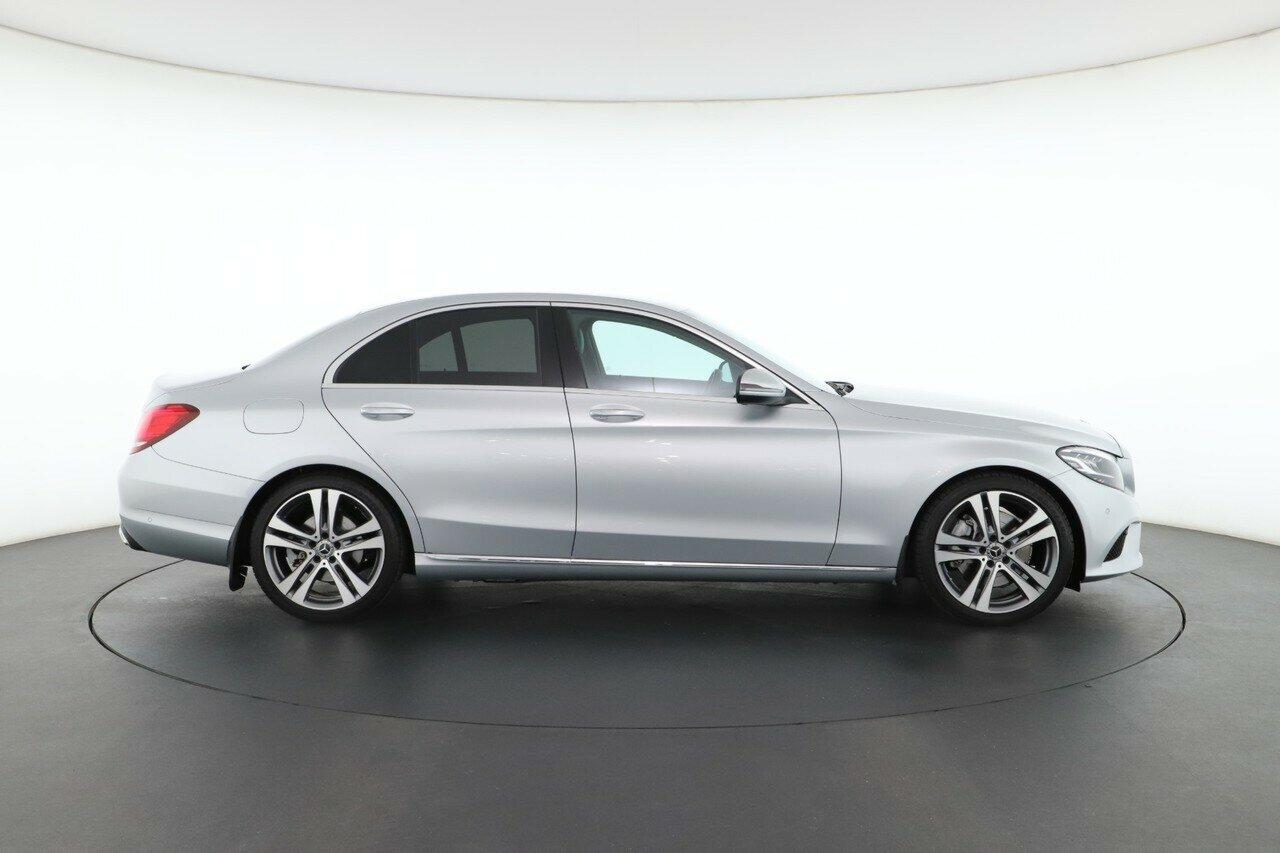 Mercedes Benz C-class image 2