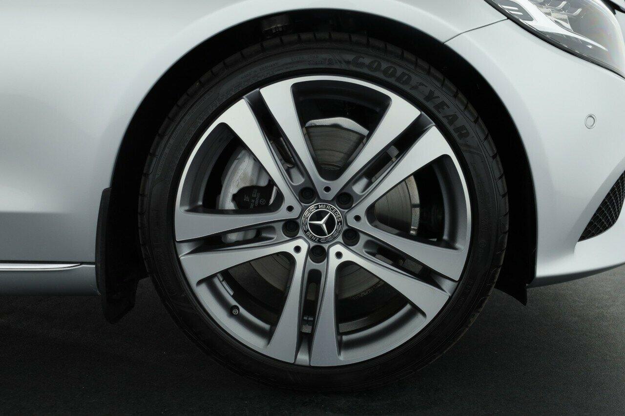 Mercedes Benz C-class image 4