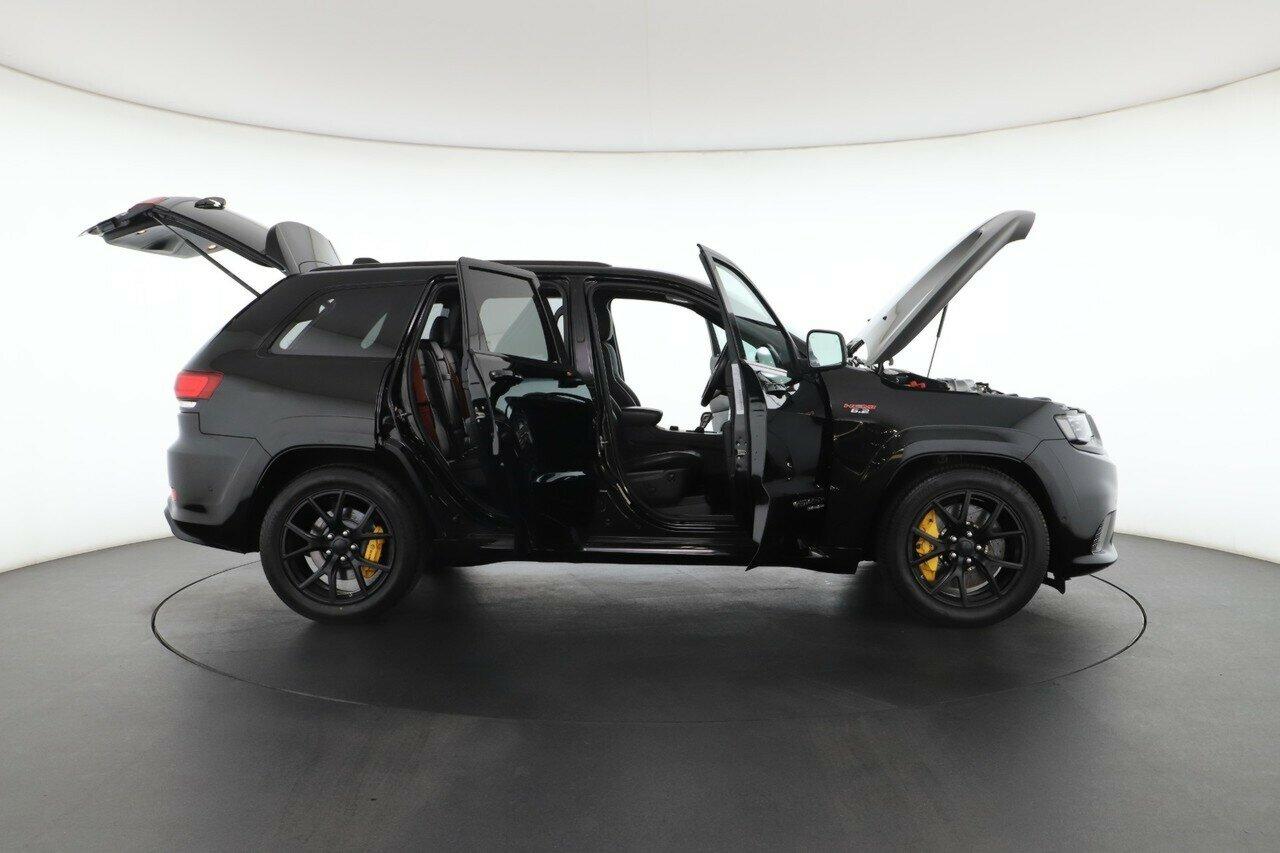 Jeep Grand Cherokee image 2