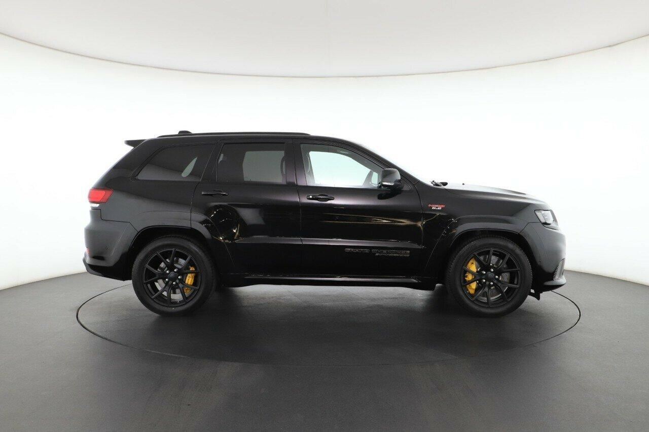 Jeep Grand Cherokee image 3