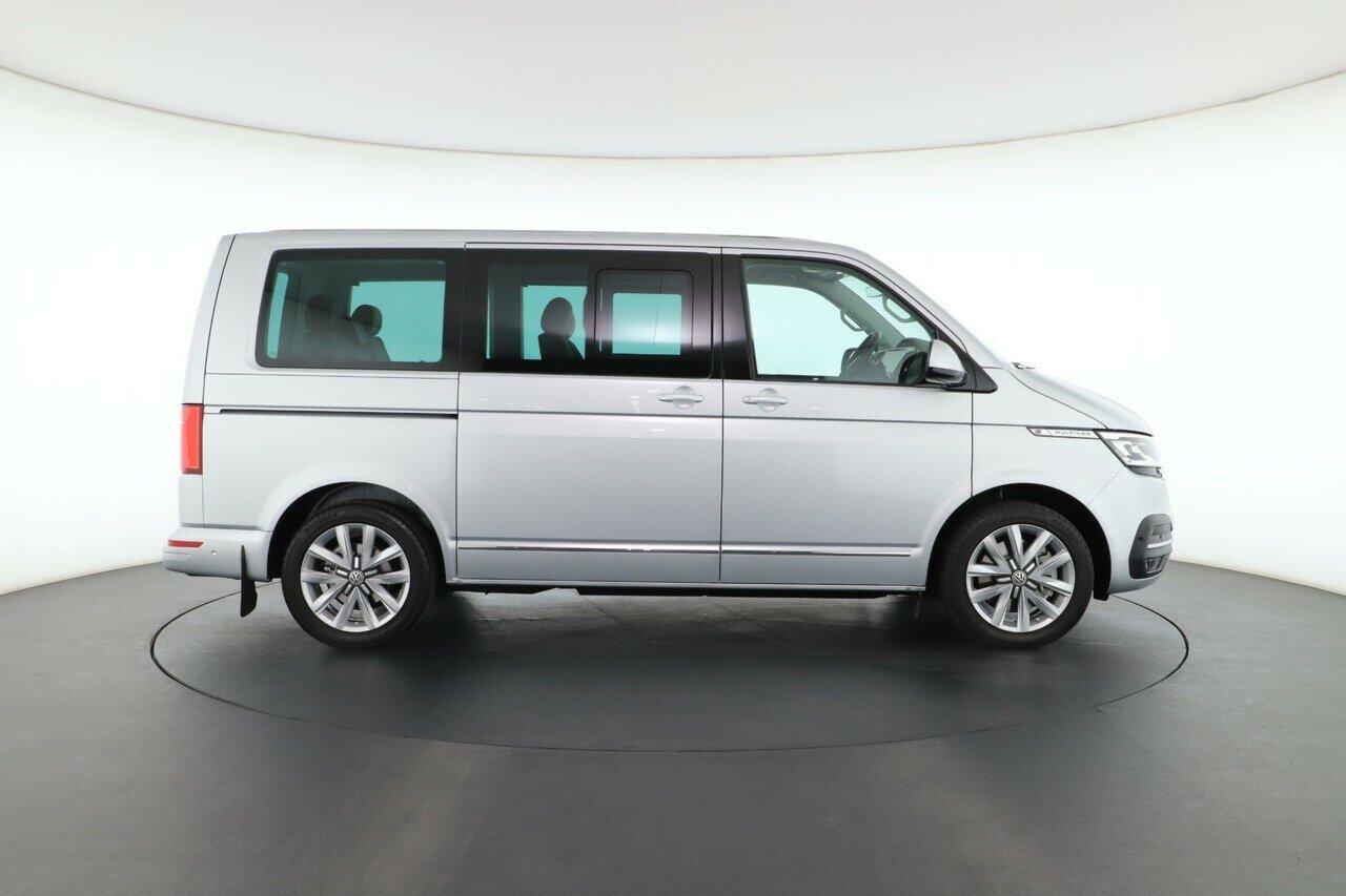 Volkswagen Multivan image 3