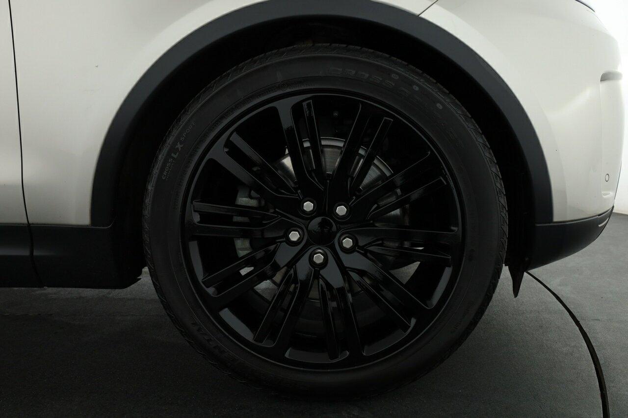 Land Rover Discovery image 4