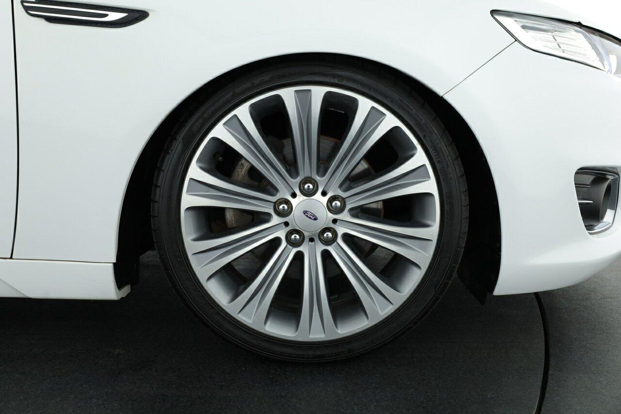 Ford Falcon image 4