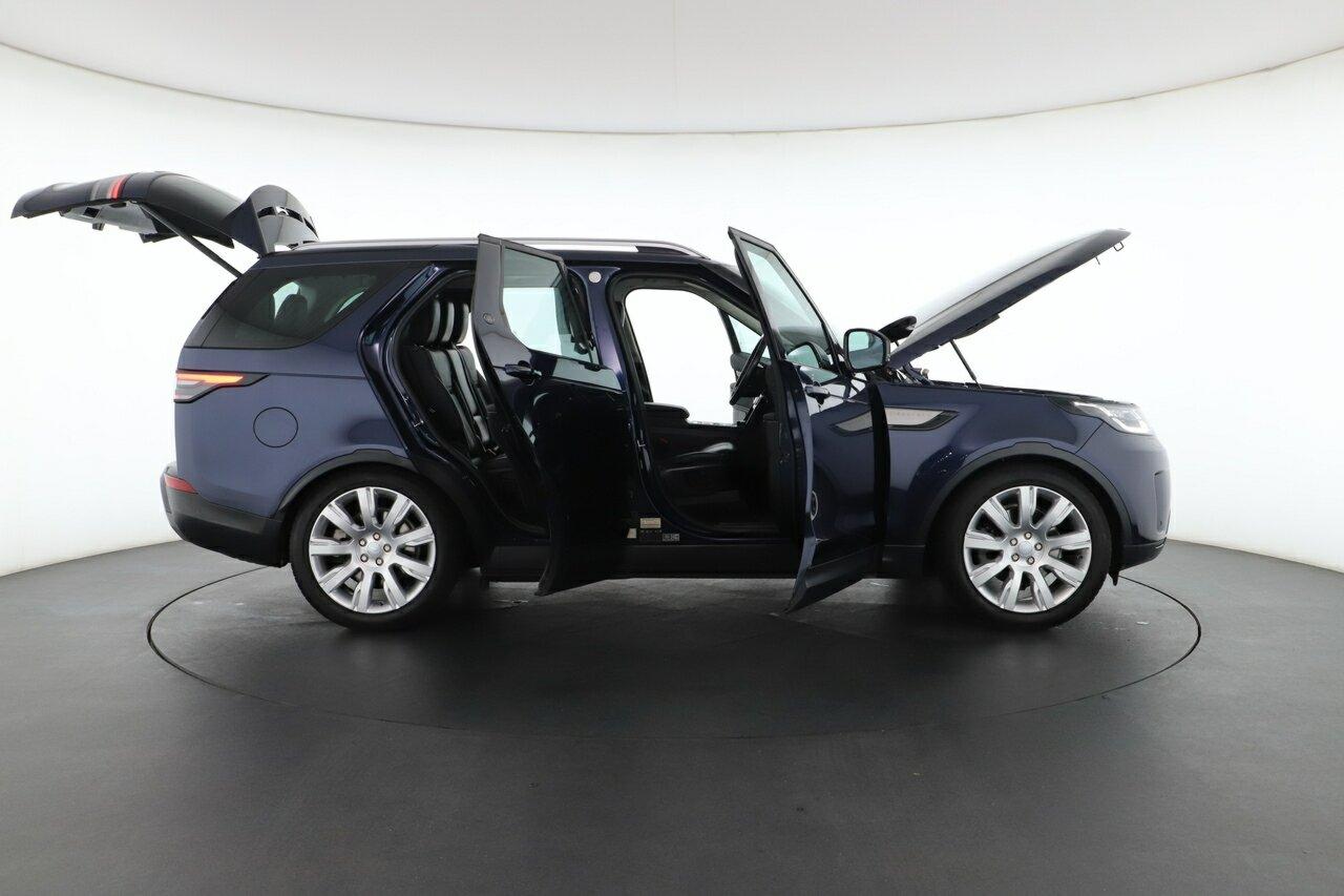 Land Rover Discovery image 2