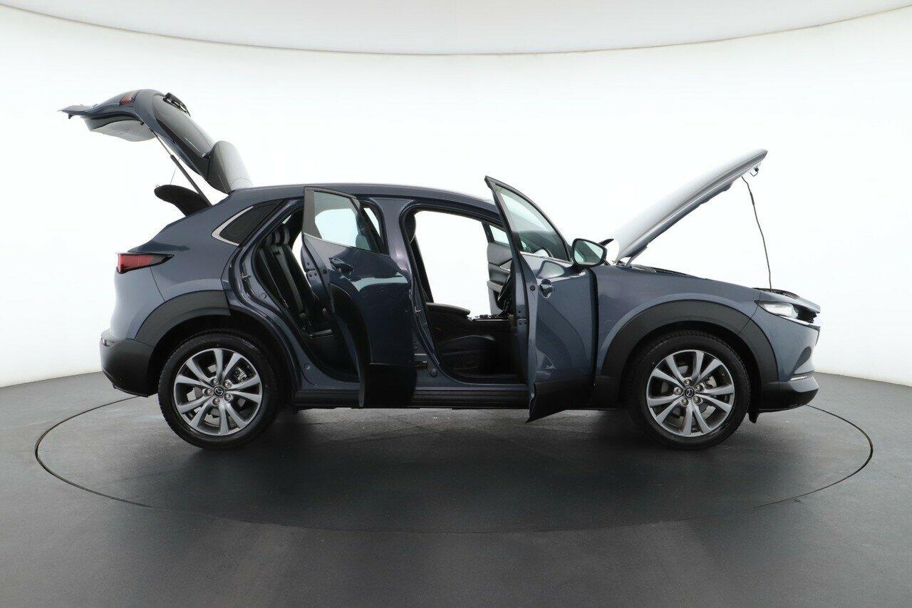 Mazda Cx-30 image 2