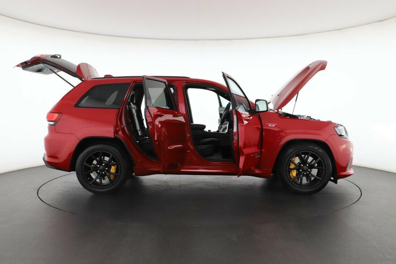 Jeep Grand Cherokee image 3