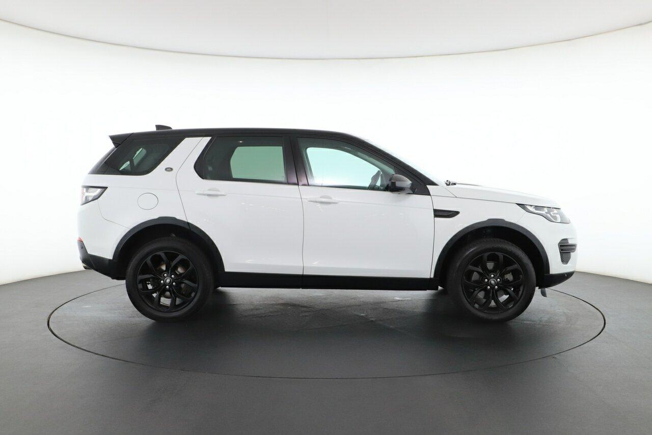 Land Rover Discovery Sport image 3