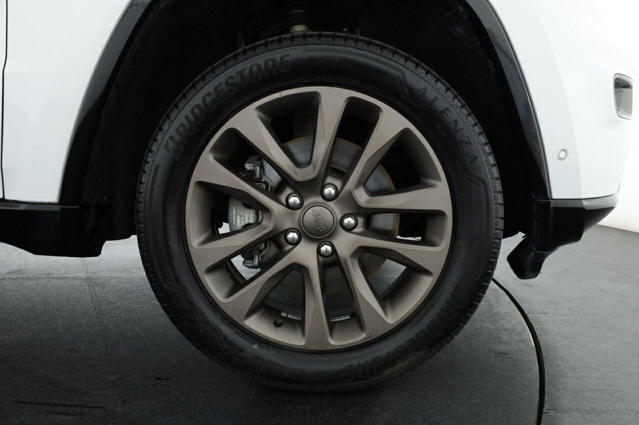 Jeep Grand Cherokee image 4