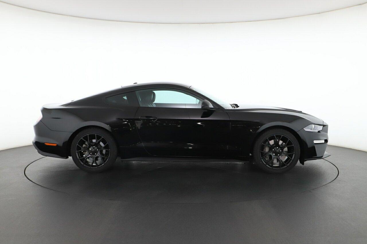 Ford Mustang image 2