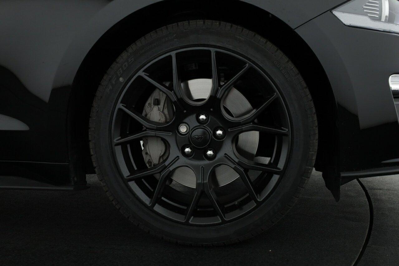 Ford Mustang image 4