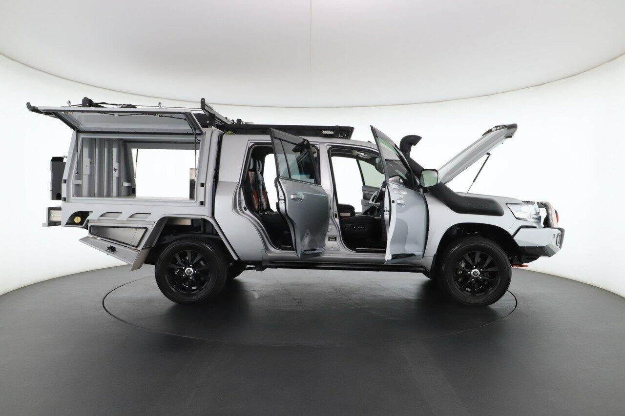 Toyota Landcruiser image 3