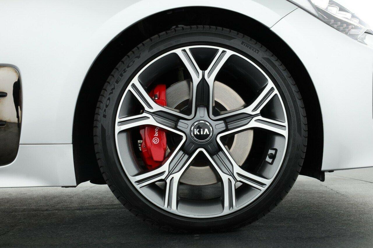 Kia Stinger image 4