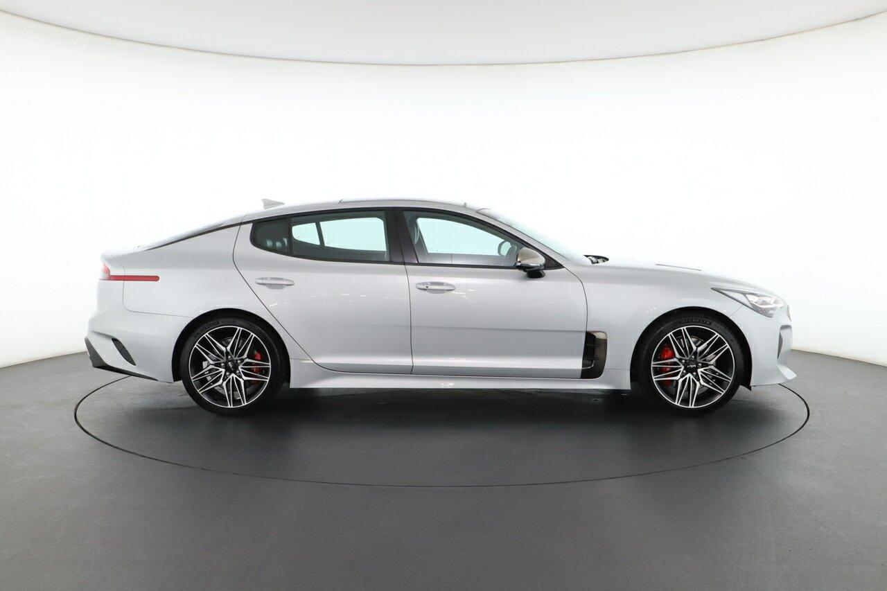 Kia Stinger image 3