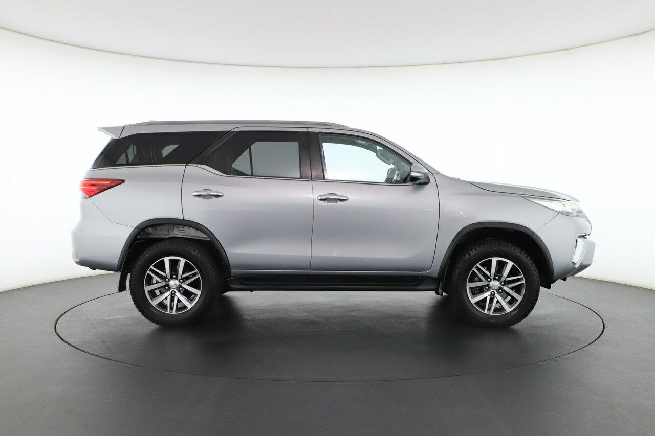 Toyota Fortuner image 3