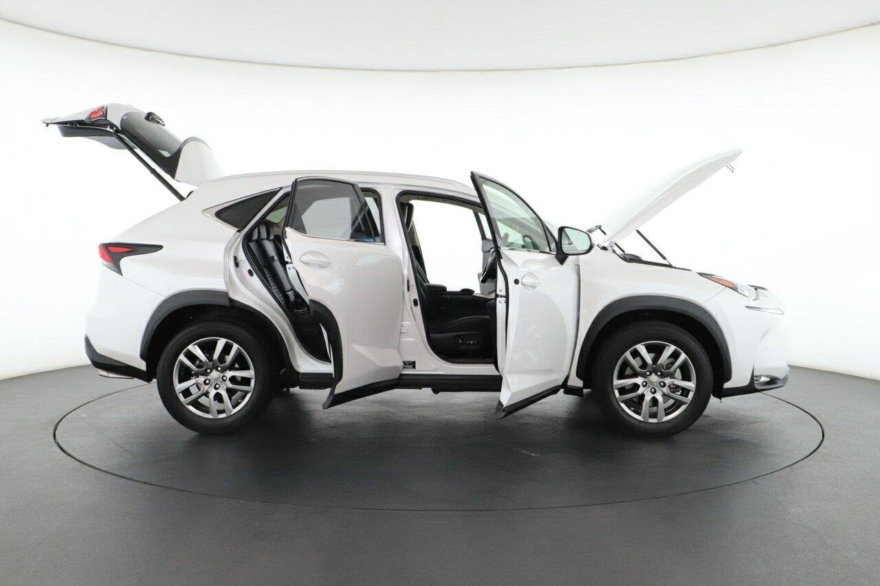 Lexus Nx image 2