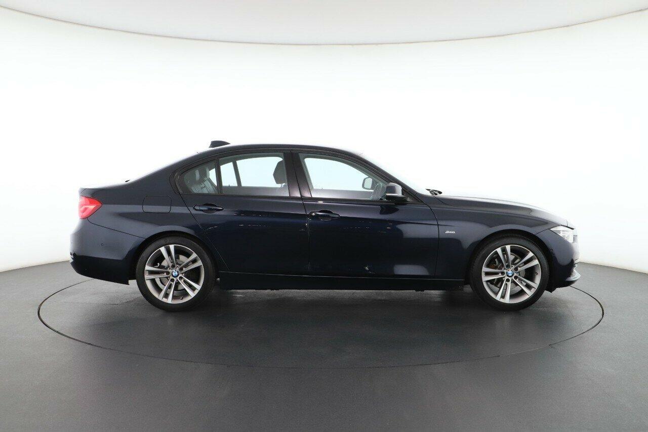 BMW 3 Series image 3