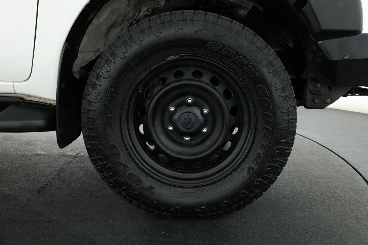 Toyota Hilux image 4