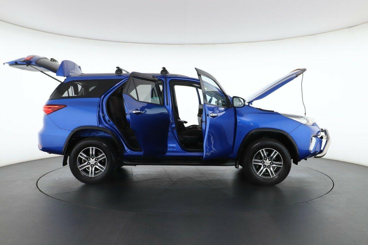 Toyota Fortuner image 3