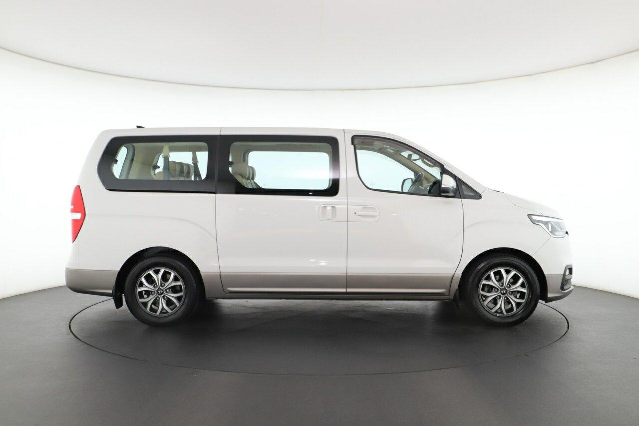 Hyundai Imax image 2