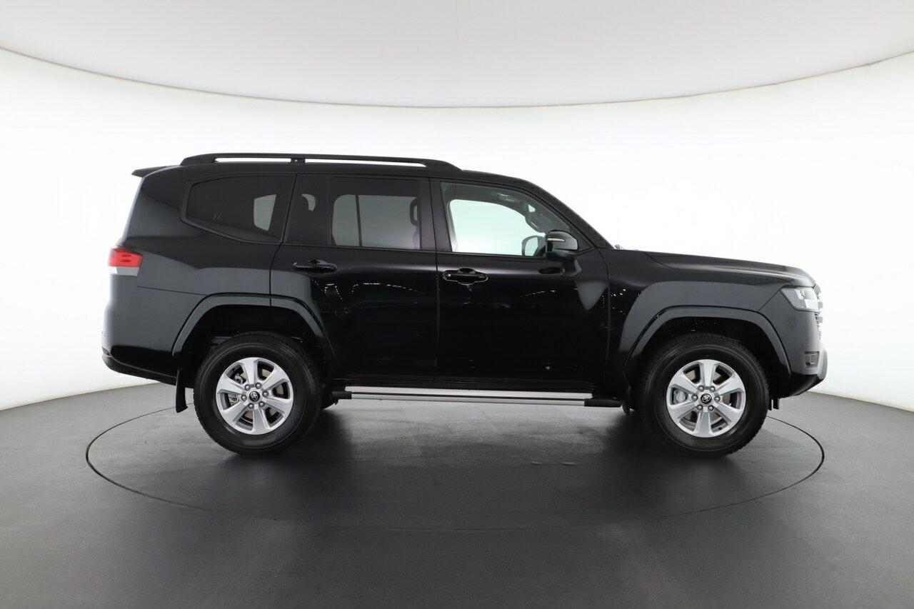 Toyota Landcruiser image 3