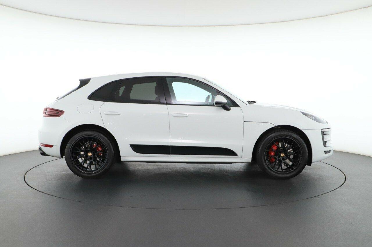Porsche Macan image 3