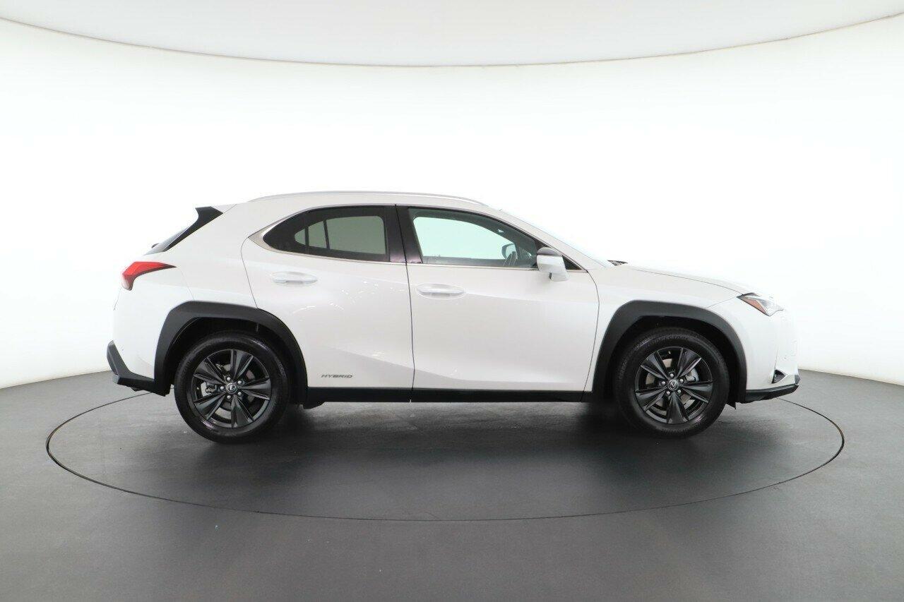 Lexus Ux image 2