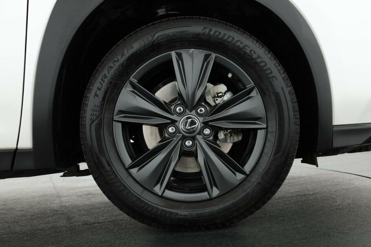 Lexus Ux image 4