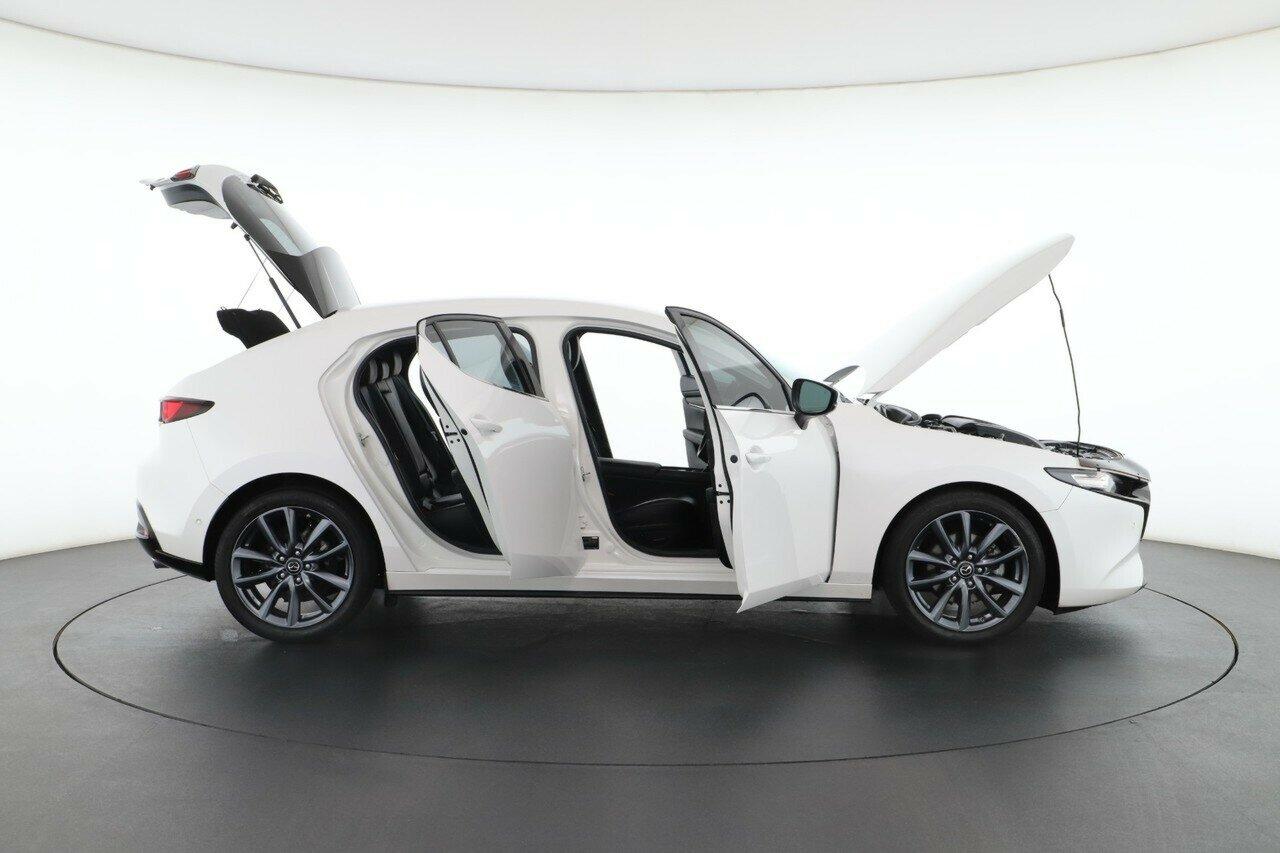 Mazda 3 image 3