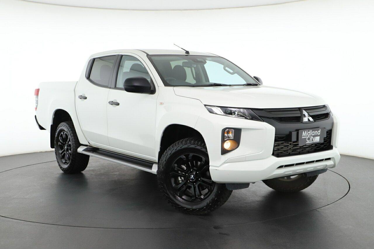 Mitsubishi Triton image 1