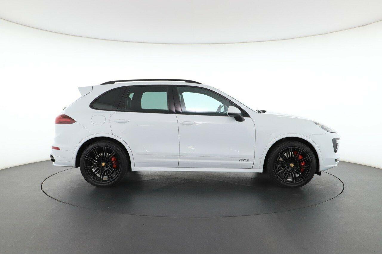 Porsche Cayenne image 3