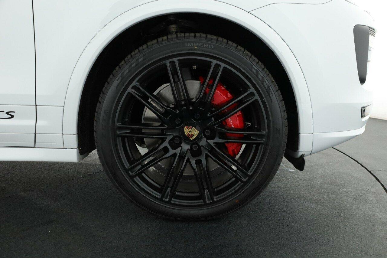 Porsche Cayenne image 4