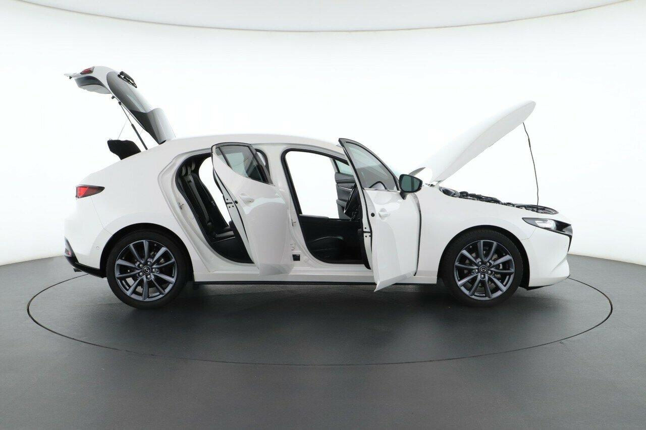 Mazda 3 image 3