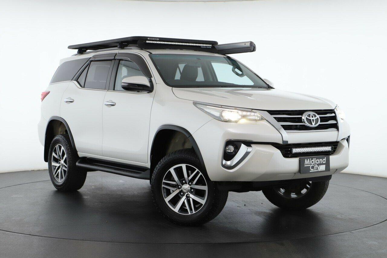 Toyota Fortuner image 1