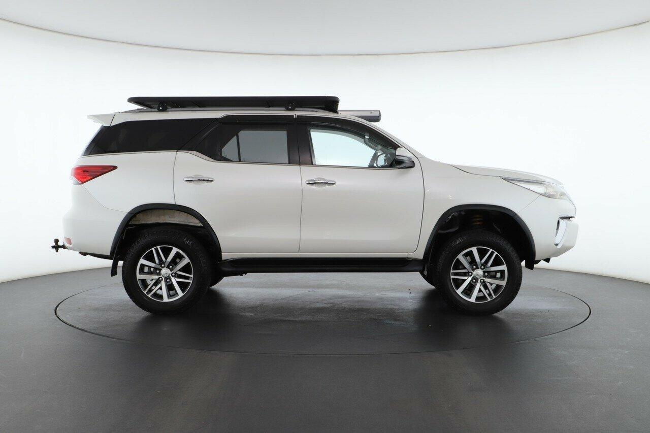 Toyota Fortuner image 2