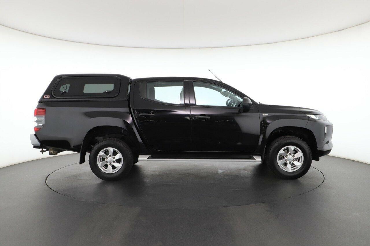 Mitsubishi Triton image 3