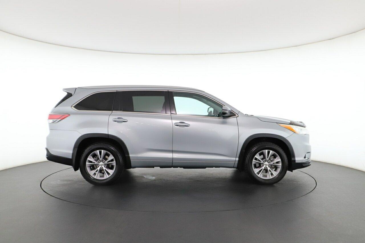 Toyota Kluger image 2
