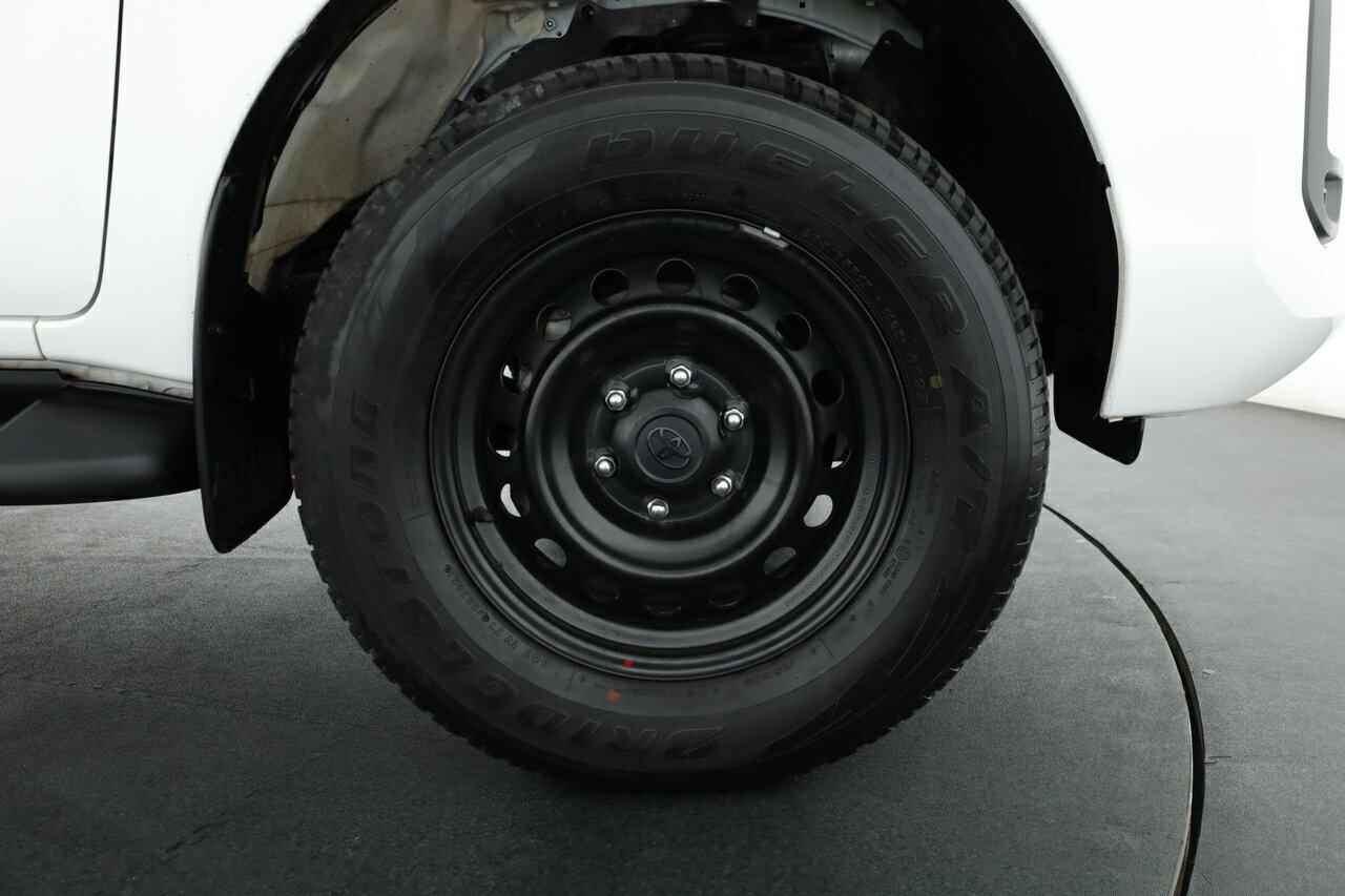 Toyota Hilux image 4